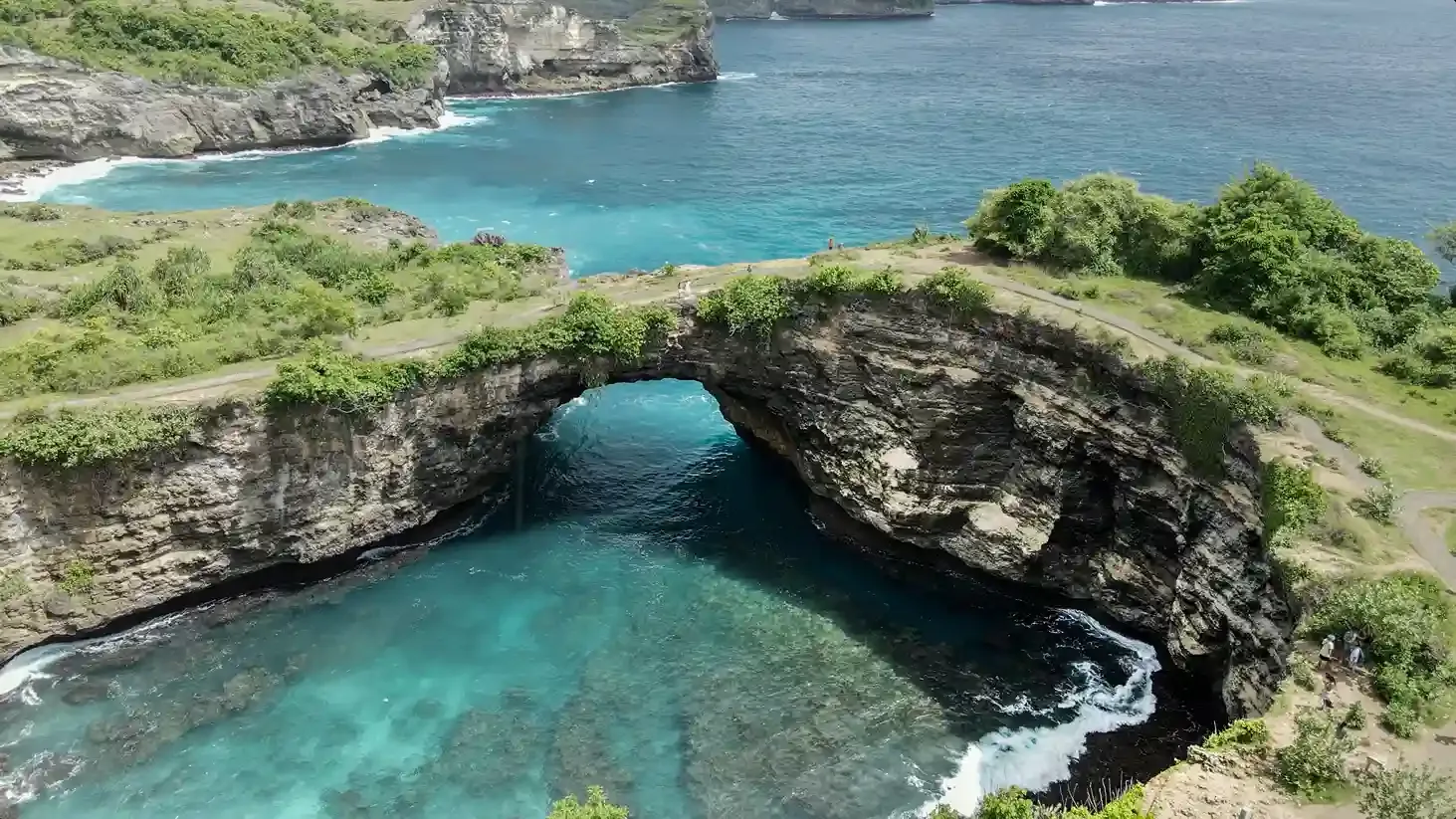 The natural archway at Broken Beach (Pasih Uug), Nusa Penida