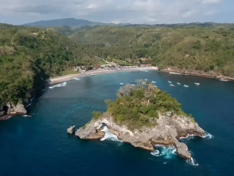 Crystal Bay and its offshore rock island, Nusa Penida